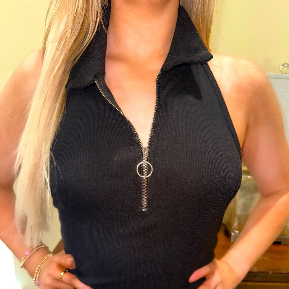 Black crop top with zipper